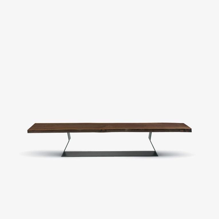 Bench with seat in solid wood