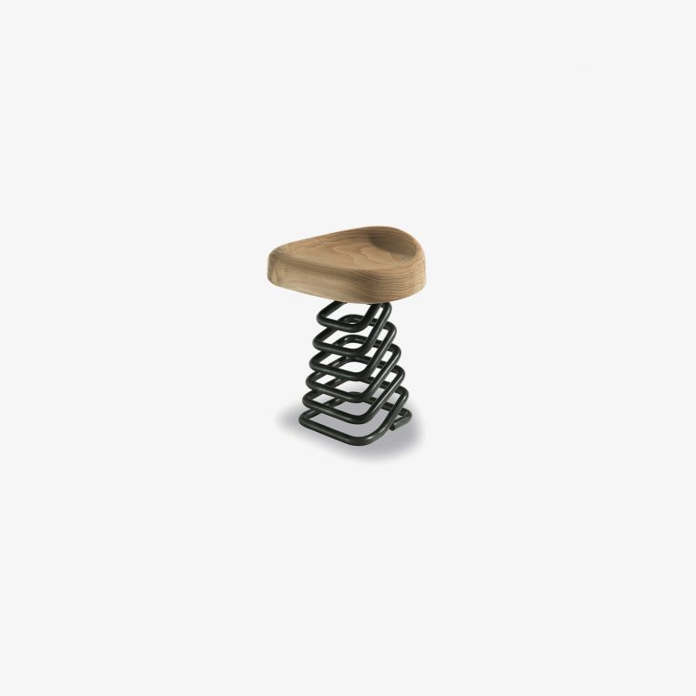 Molla stool in solid wood